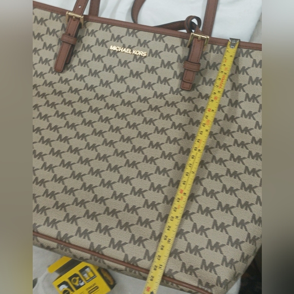 Authentic Michael Kors Jet Set Heritage Large Tote - Picture 8 of 12